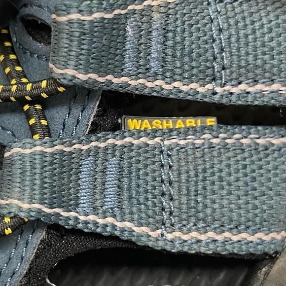 Keen Newport H2 closed toe sandals sz 3 kid’s - Picture 10 of 12